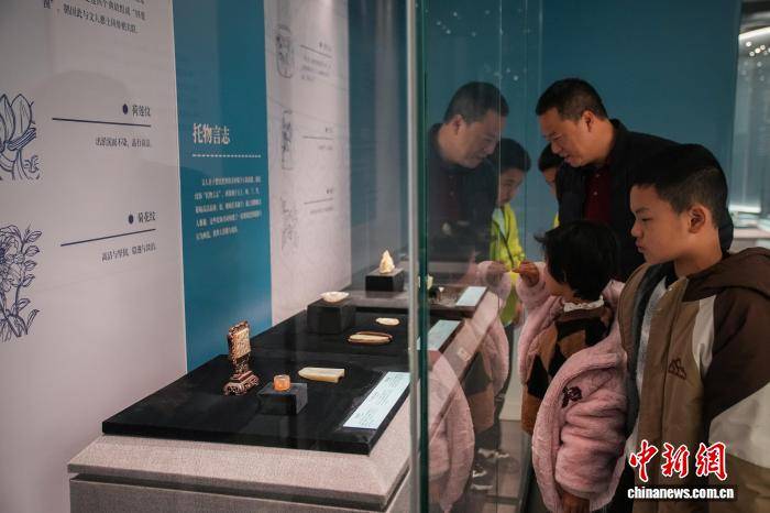 广西南宁市博物馆十周年双特展启幕 共溯千年文明